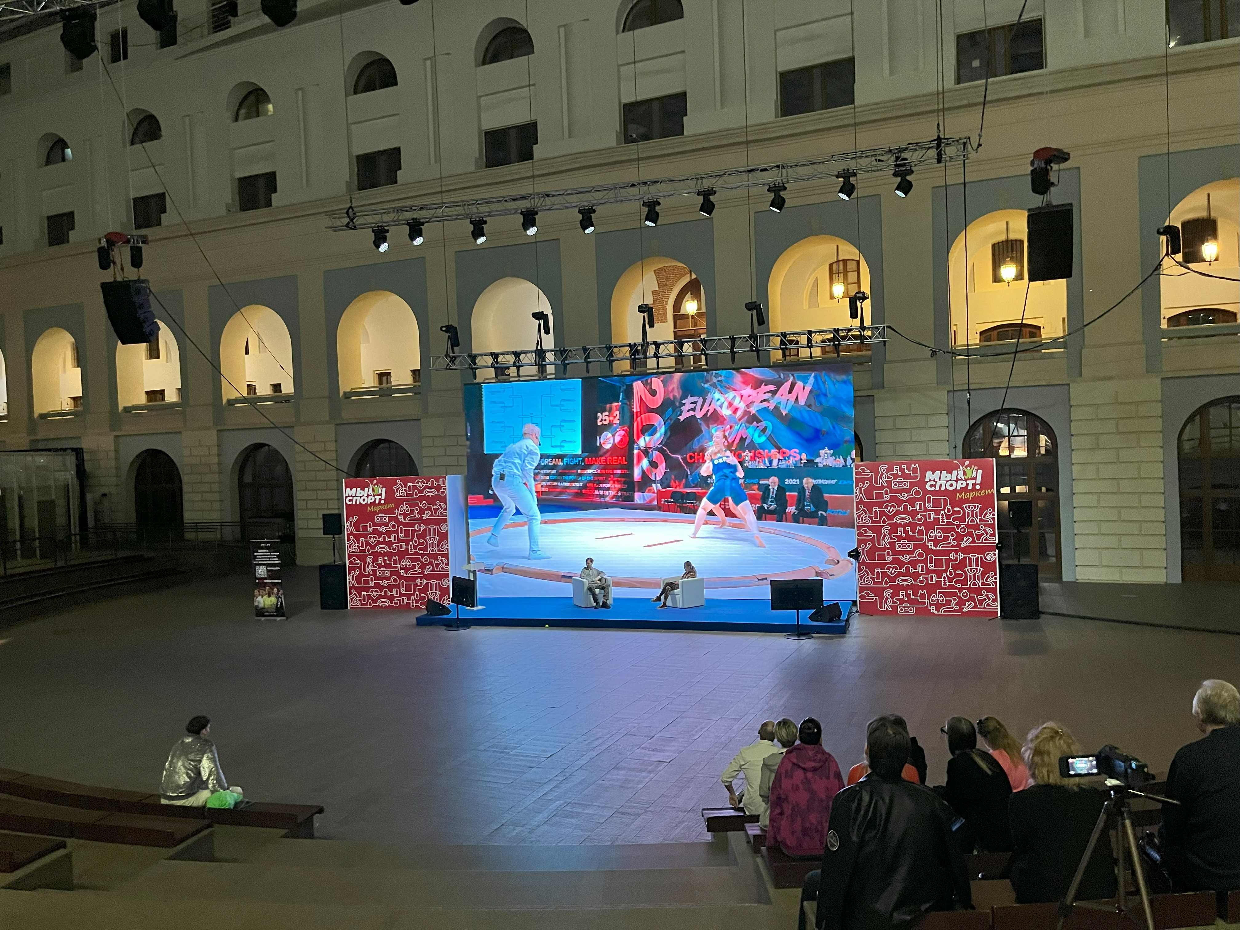 La Boheme Cinema провел программу в день открытия ММКФ в Гостином дворе