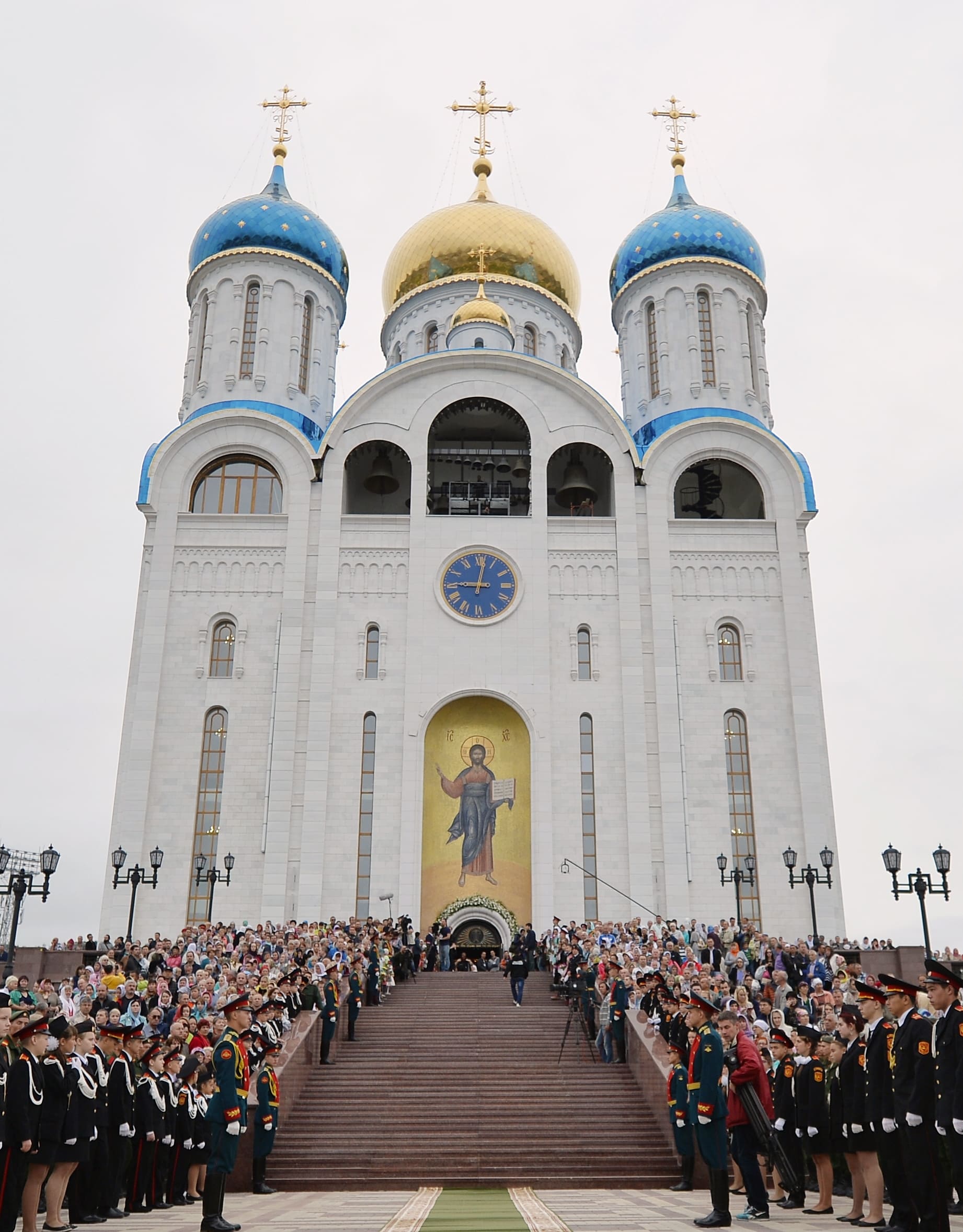 Кафедральный собор Рождества Христова в Южно-Сахалинске: фасады выполнены из мрамора на подсистеме DIAT (ДИАТ)