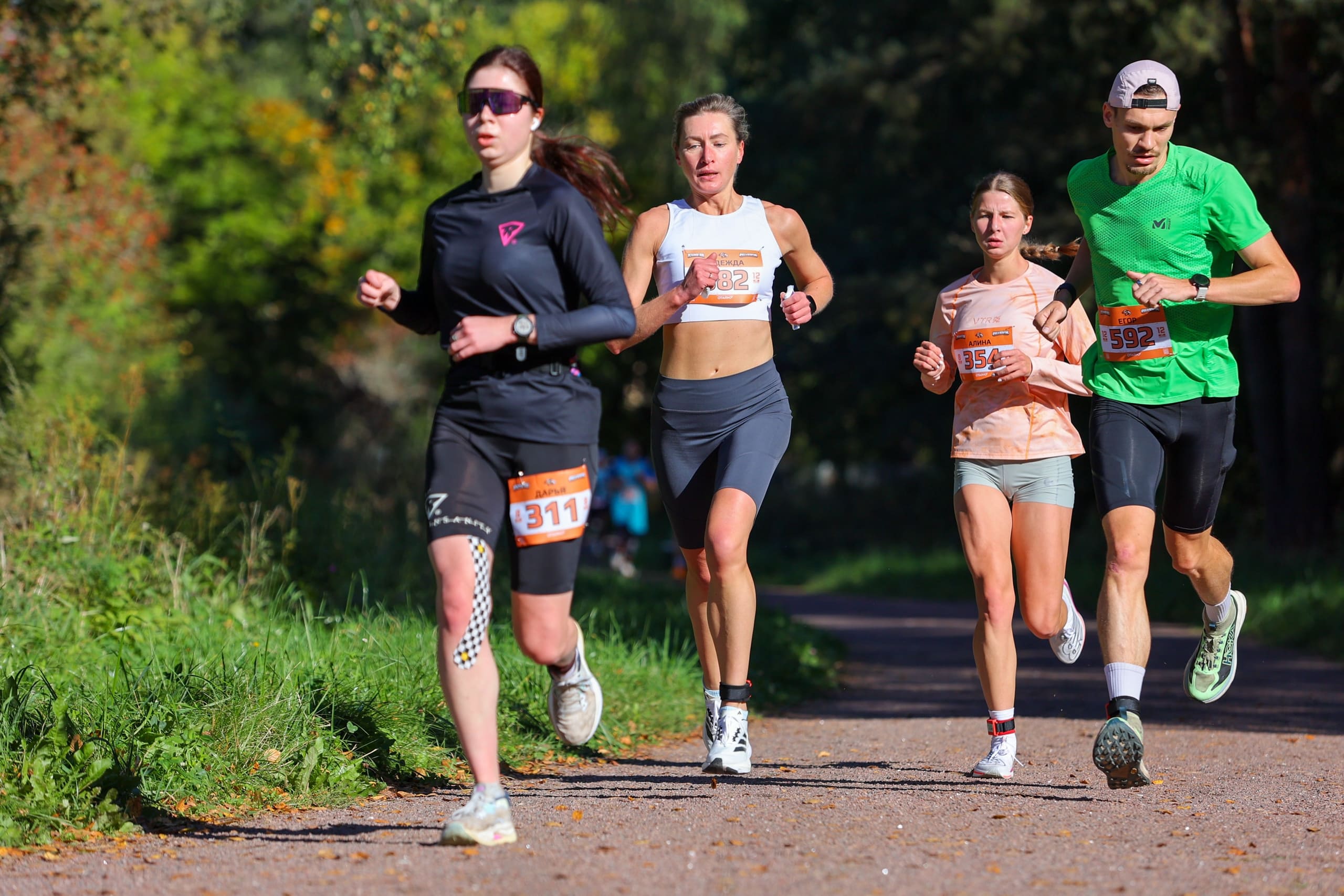 «Счастливый взгляд» поддержал забег «Кросс в Петергофе»