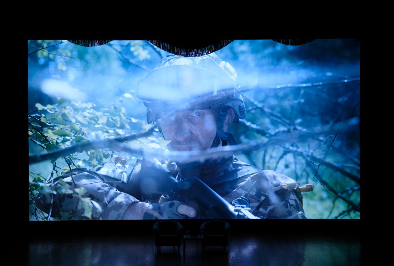 Андрей Пожаров помог провести кинопоказы ко Дню воссоединения