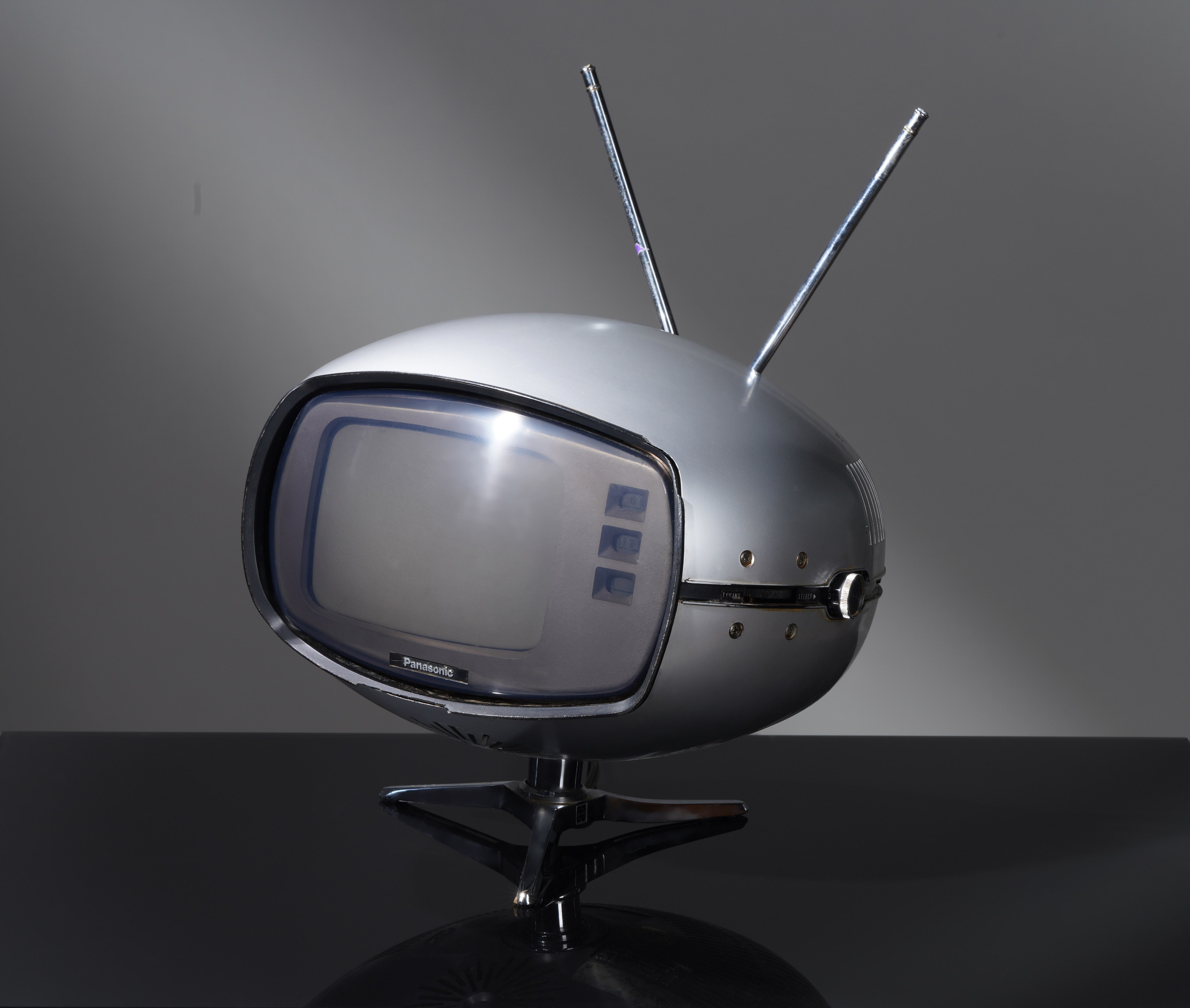 Елена Орлова: как дизайн эпохи Space Age превращается в искусство