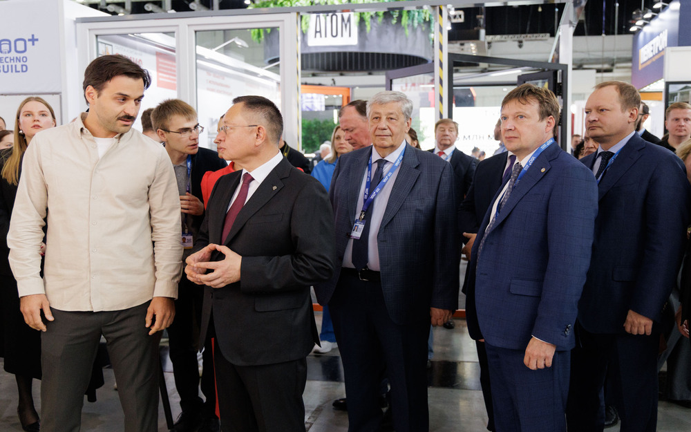 Антон Глушков принял участие в обходе выставки 100+ TechnoBuild