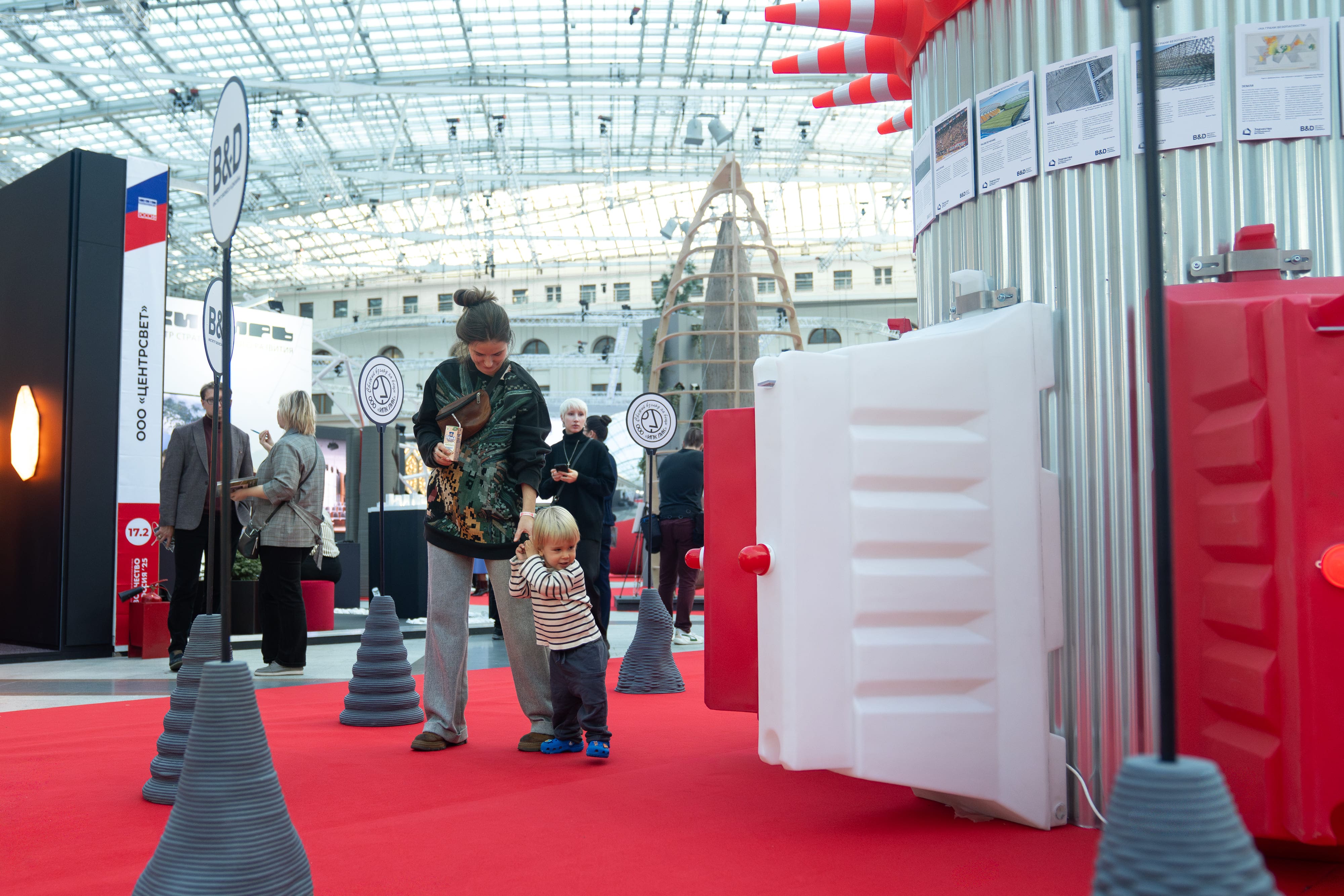 Студенты Института B&D представили арт-объект на Зодчестве 2025