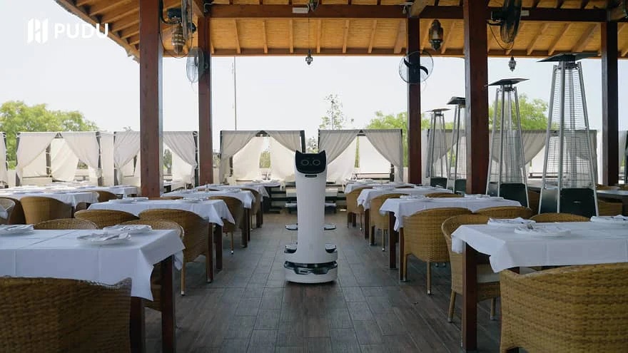 Роботы в отелях: как автоматизация меняет гостиничный сервис