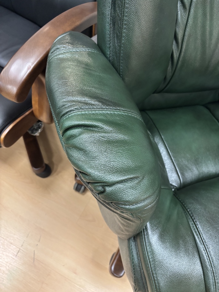 Как выбрать кресло руководителя так, чтобы потом не пожалеть