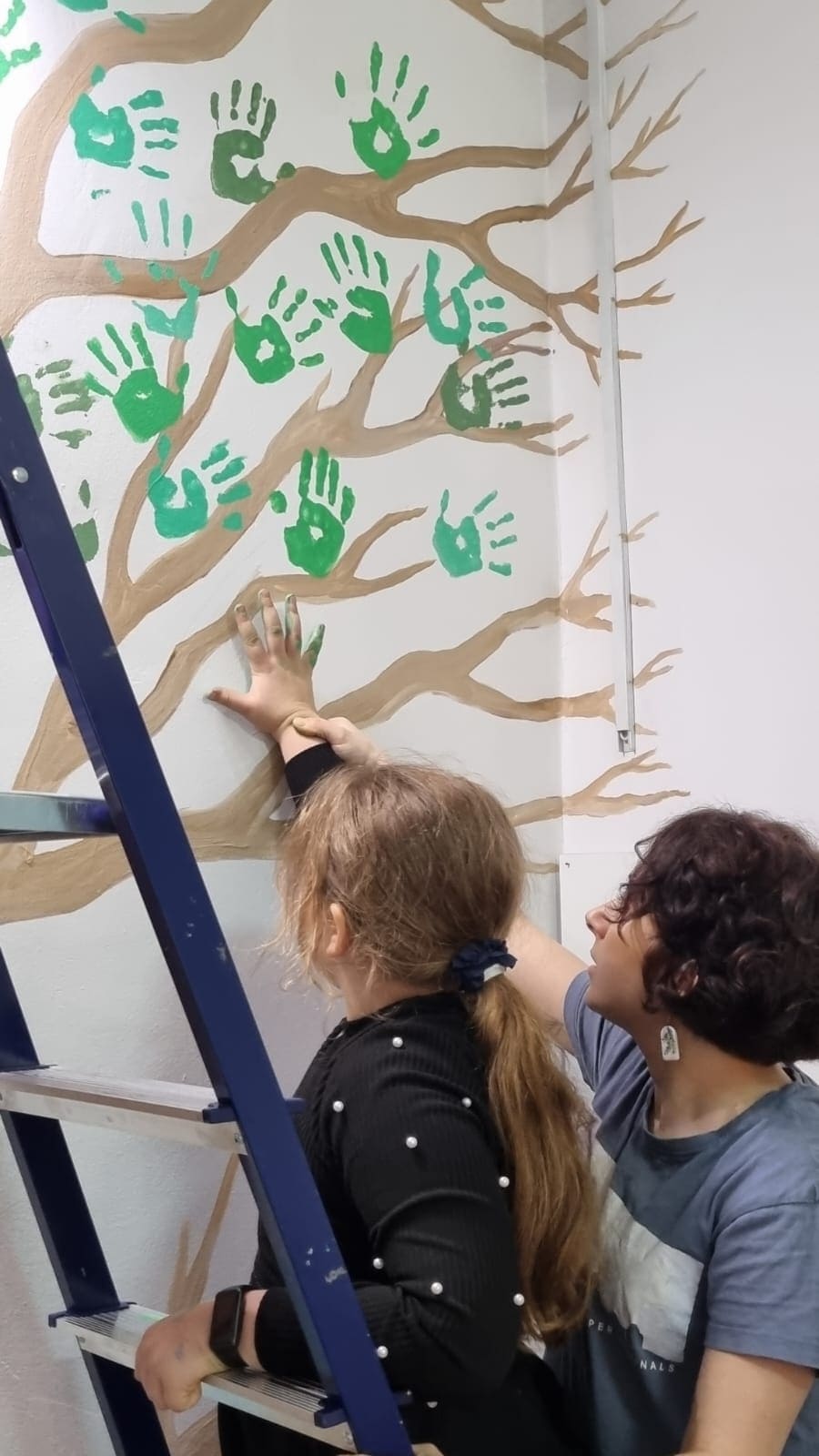 Ту би-Шват: как воспитывать детей, доверяя процессу их роста