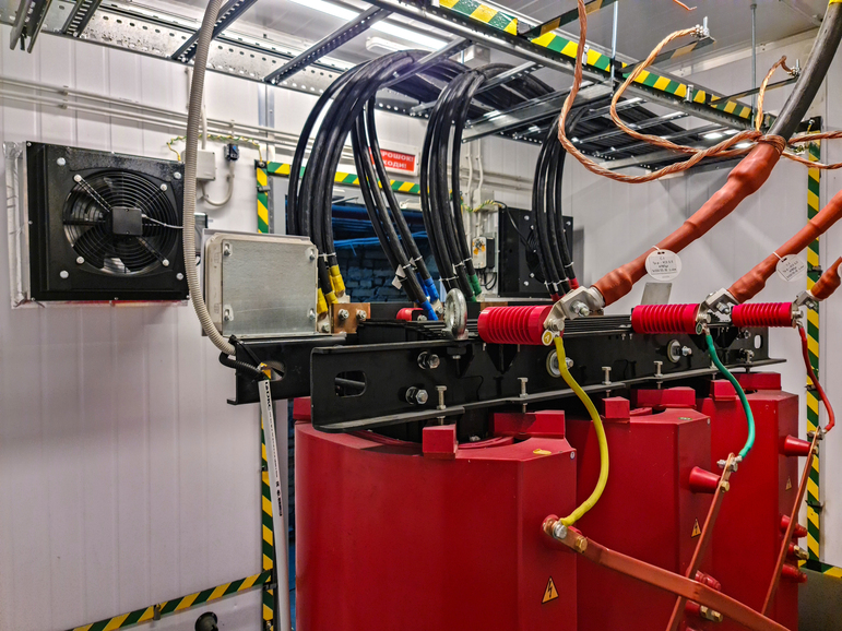 Повышающий трансформатор