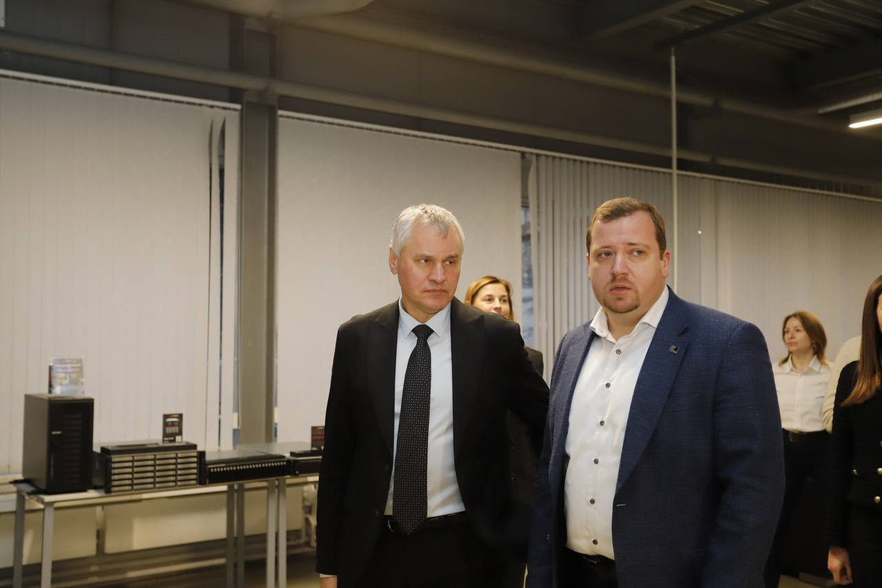 Глава г.о. Фрязино в рамках рабочего визита посетил завод «Инферит»