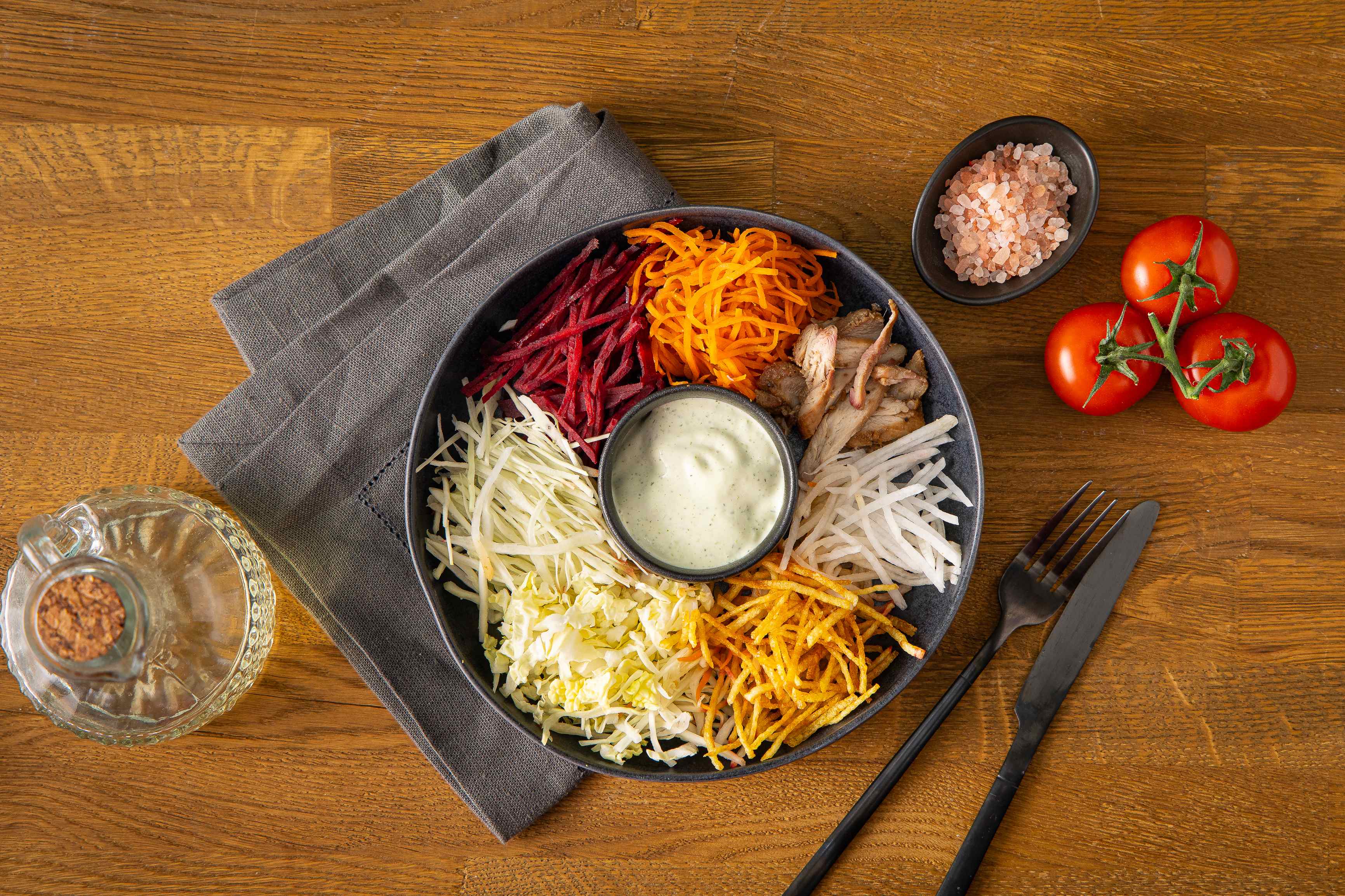 ВкусВилл выпустил региональные блюда: от соуса по-кубански до толченки