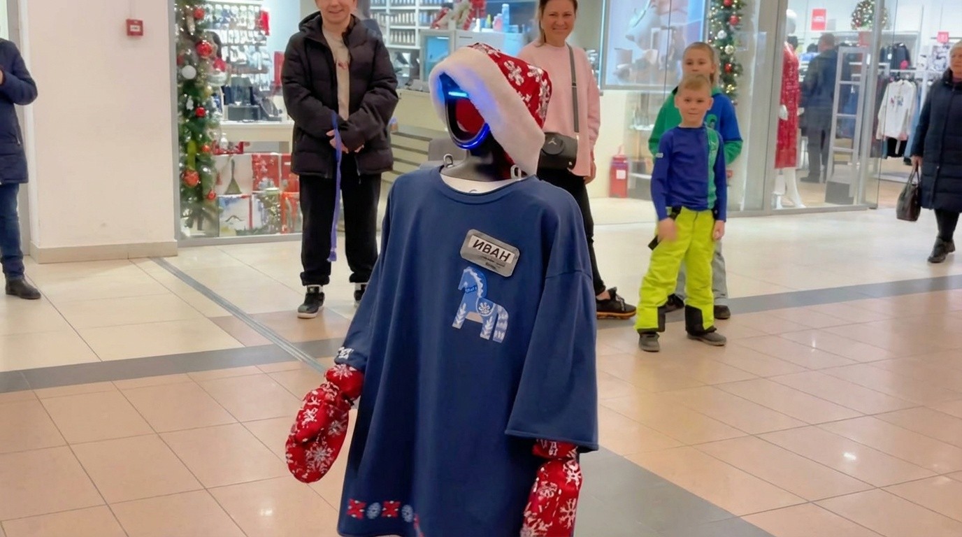 Qubot и «МЕГА Химки» провели выходные с гуманоидом