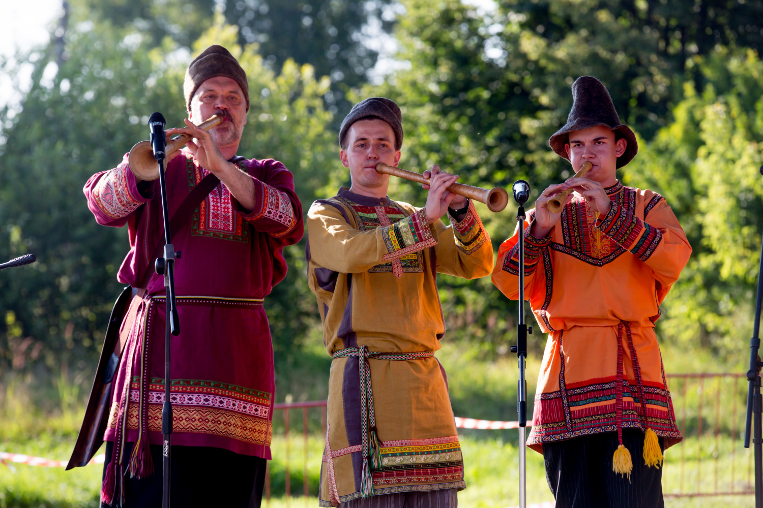 Фонд «Белый Ирис» отреставрировал фундамент храма Ярославщины