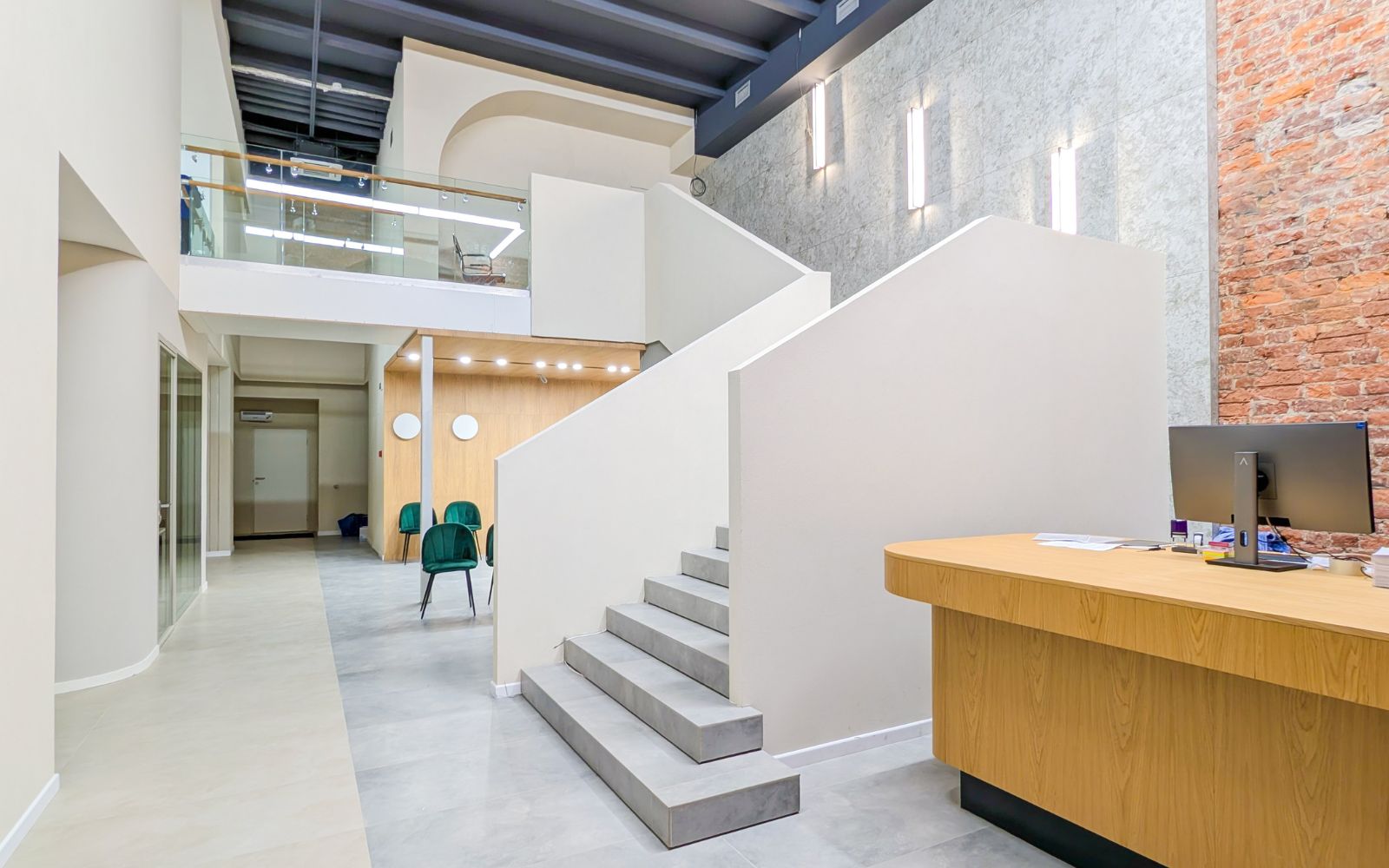 Входная группа Медицинского кластера Дентал Депо