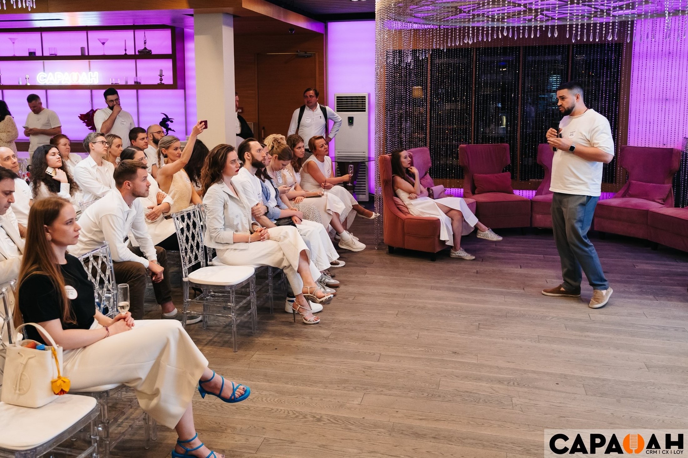 GlowByte и комьюнити «Сарафан» провели дискуссию о CVM-трендах