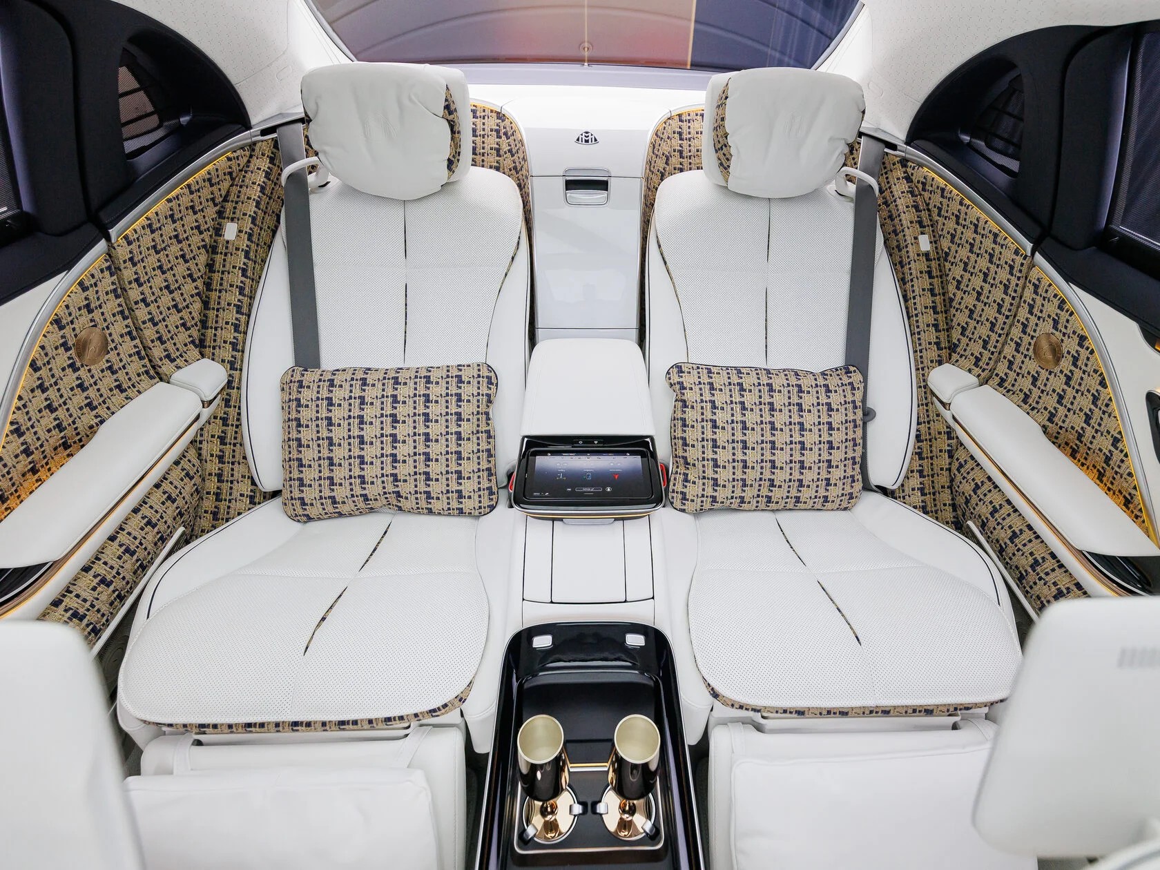 В Москве представили лимитированный Mercedes-Maybach Haute Voiture