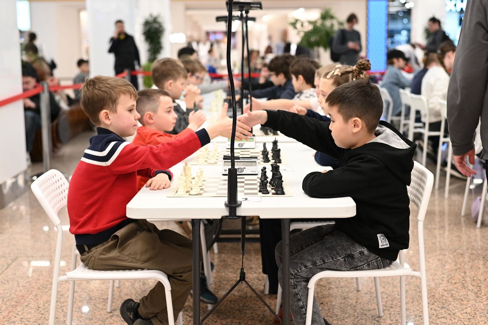 Какие инструменты помогут привести людей в офлайн-магазин