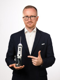 Максим Обушенков