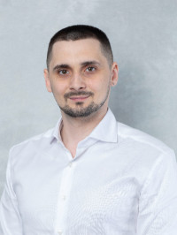 Максим Ахметов