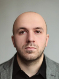 Игорь Петров