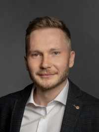 Максим Кузьменко