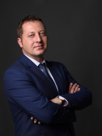 Максим Фролов