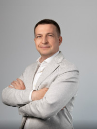 Юрий Иванов