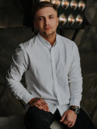 Денис Резанов