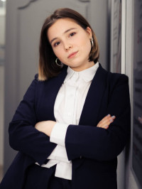 Юлия Петрова