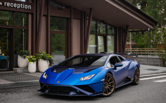 АВТОДОМ Рублевский показал новую модель автомобиля Lamborghini