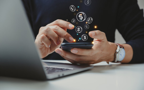 FabricaONE.AI перевела сайт крупного банка на отечественную платформу