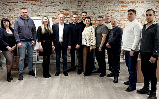 Участники семинара по оконным системам exprof в Челябинске