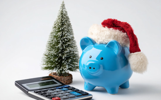 Стоит ли входить в сделки на новогодних праздниках: планируем инвестиции