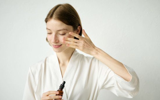 Пептиды для лица, волос и тела — чем они полезны и кому подходят