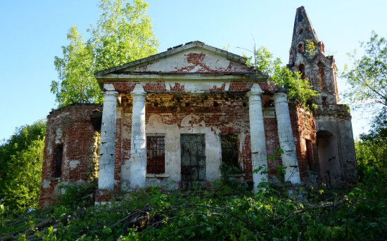 Троицкий храм села Красино-Убережное Тульской области