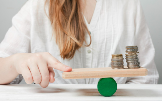 Сравни: 58% россиян путают процентную ставку с общей переплатой по кредит