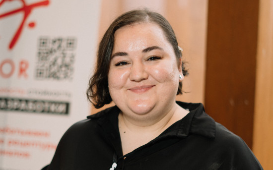 Инструктор ZET COLOR рассказала о плюсах работы и трендах нейл-индустрии