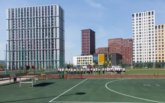 Спортивная инфраструктура от застройщика «Стадион «Спартак» ориентирована как на детей, так и на взрослых