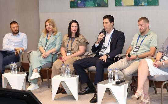 Светлана Бери участвует в панельной дискуссии на форуме InsurtechDay 2025