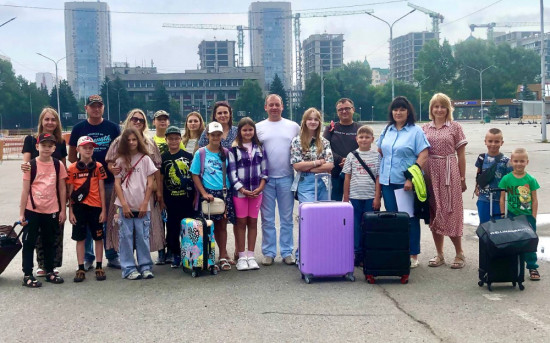 Сотрудники "Разреза Тайлепский" провожают детей в летний лагерь