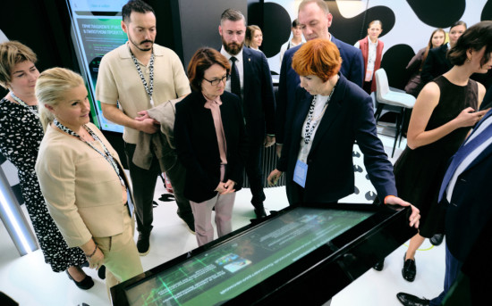 Эльвира Набиуллина ознакомилась с флагманскими цифровыми сервисам РСХБ