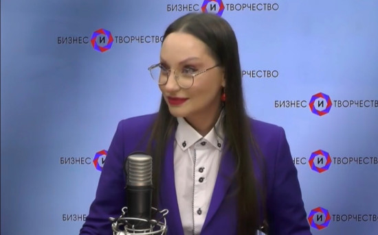 Ведущая шоу «PRоверка на PRочность» Мария Тарханова в эфире