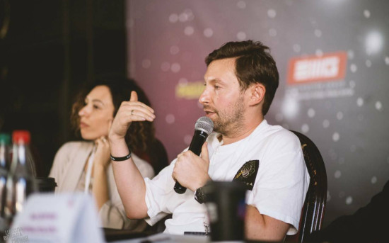 Компания «Сигнон» представила курс вокала и сценического мастерства