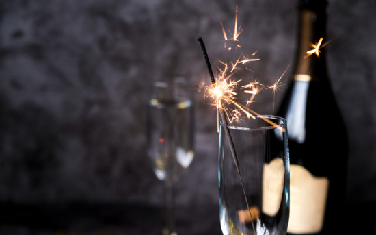 Главная угроза новогоднего корпоратива — «умеренно» пьющие: что делать