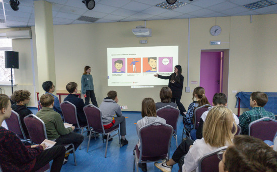 Занятие по профилактике инсульта со школьниками