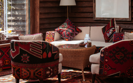 Зимовка без потерь: как сохранить мебель на даче до весны