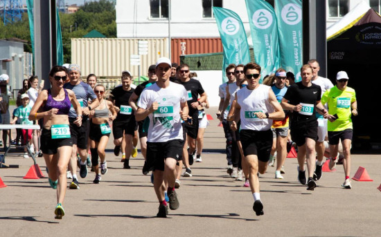 Волонтеры «Систэм Электрик» провели серию благотворительных забегов
