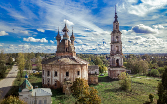 Фонд "Белый Ирис" ведет реставрацию Казанского храма села Курба Ярославской области