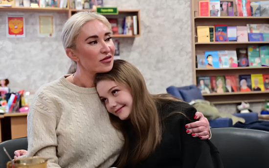 Ольга Суркова и ее крестница из интерната в Стаханове