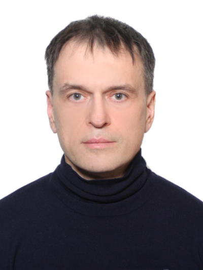 На фото Сергей Лопатин