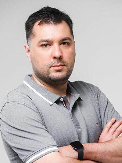 На фото Георгий Героев