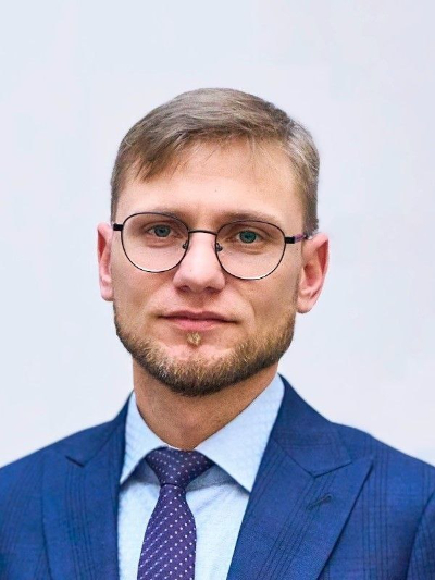 На фото Дмитрий Косарев